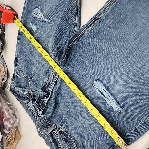 [Old Navy] Mid-Rise Buttom-Fly Slouchy Taper Ripped Non-Stretch Ankle Jeans - Picture 12 of 14